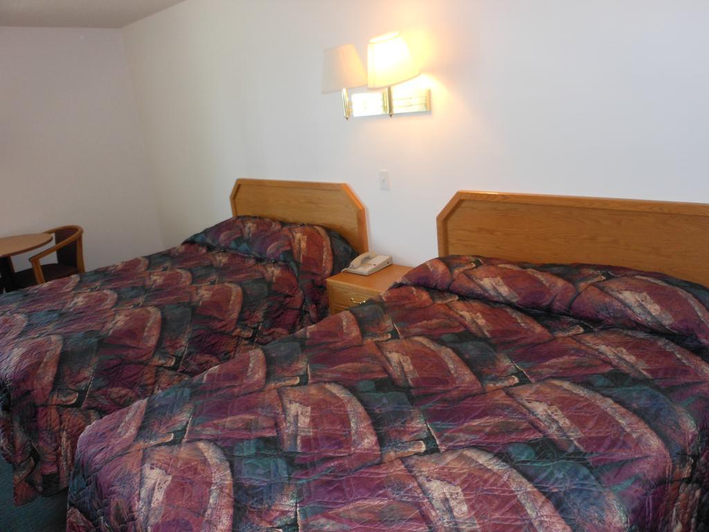 Economy Inn & Suites Nephi Room photo